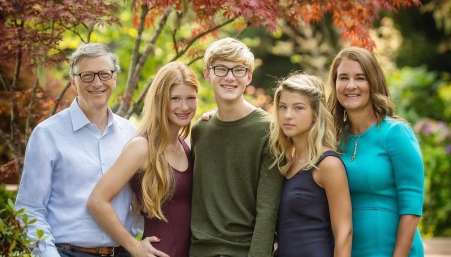 Phoebe Gates with her father Bill Gates, mother Melinda Gates, Sister Jennifer Gates, and brother Rory Gates